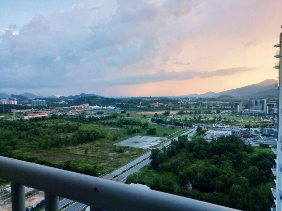 Luxurious Homestay 3Br With Pool Meru Ipoh 8 Pax Exterior foto